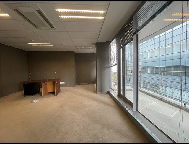 989M² OFFICE TO LET IN SANDTON CENTRAL